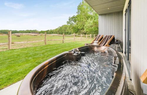 Barns Green House | Hillview