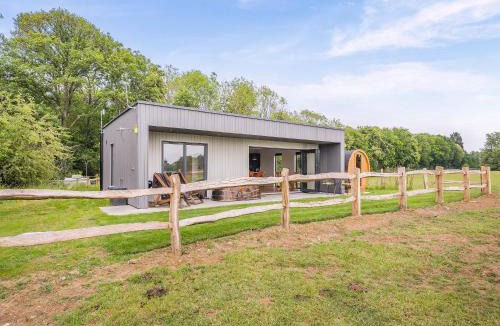 Barns Green House | Hillview