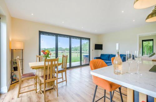 Barns Green House | Hillview