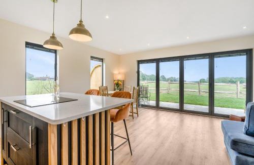 Barns Green House | Hillview