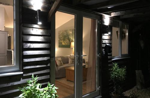 Bromham Apartment | Hillview Lodge