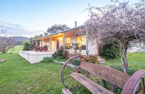 Strath Creek House | Hillview & Stringybark, Halls on Falls Homestead