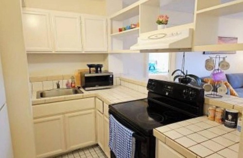 Hilo Condo | Hilo Lagoon 2 BD Condo-A/C, Pool