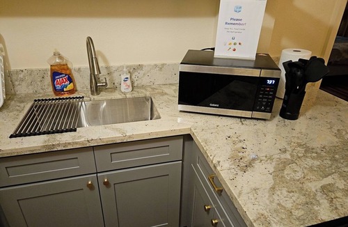 Hilo Condo | Hilo Lagoon 2 BD Condo-A/C, Pool