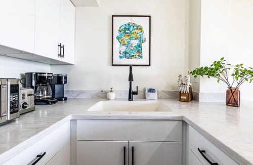 Hilo Condo | Hilo Lagoon Centre 814 2 King BR 2BA AC Ocean View