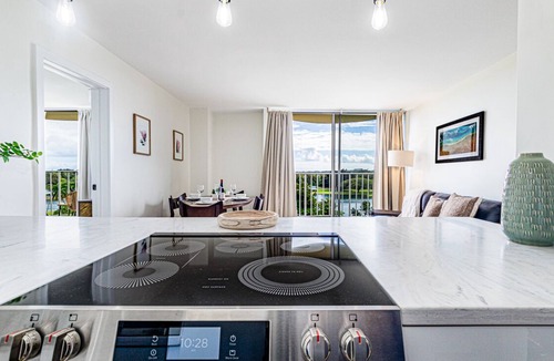 Hilo Condo | Hilo Lagoon Centre 814 2 King BR 2BA AC Ocean View