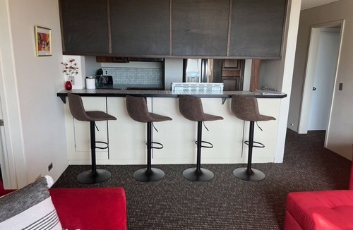 Hilo Condo | Hilo's Finest 2 bd Condo - Pool, A/C, Views!