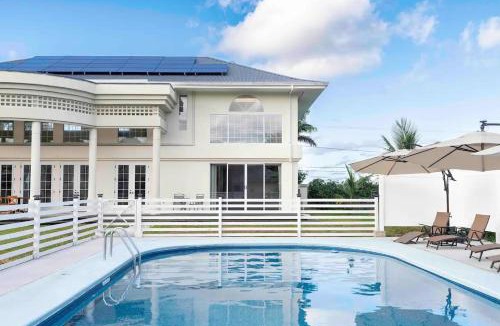 Hilo Villa | Hilo Villa w/pool- 16 guests max