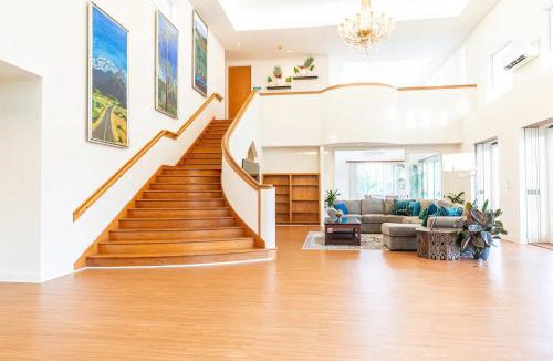 Hilo Villa | Hilo Villa w/pool- 16 guests max