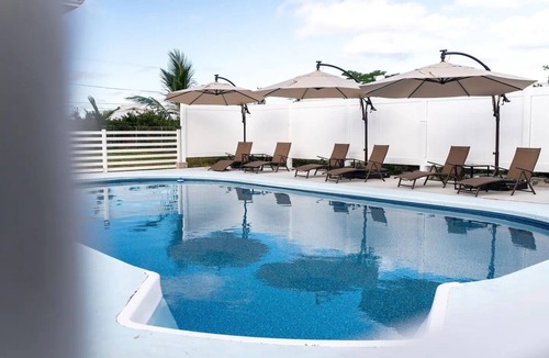 Hilo House | Hilo Villa with pool - 16 guests max