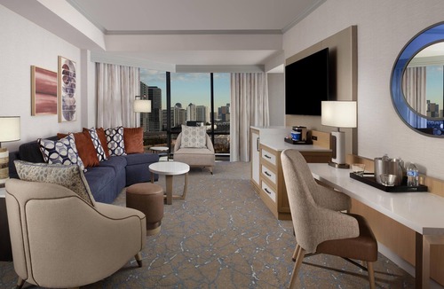 Dallas Design District Resort | Hilton Anatole