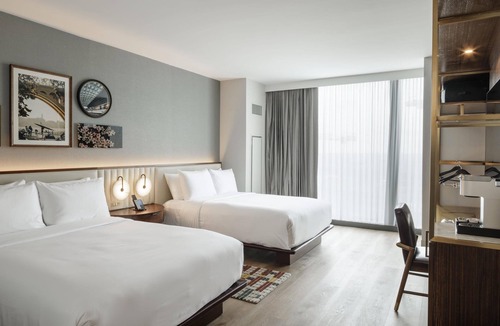 North Rosslyn Hotel | Hilton Arlington Rosslyn The Key