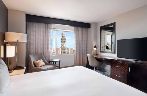 Downtown West Hotel | Hilton Baltimore Inner Harbor