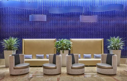 Downtown West Hotel | Hilton Baltimore Inner Harbor