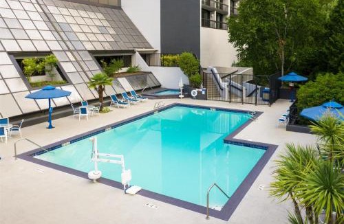 West Bellevue Hotel | Hilton Bellevue