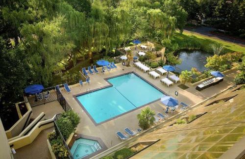 West Bellevue Hotel | Hilton Bellevue