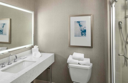 Jeffries Point Hotel | Hilton Boston Logan Airport