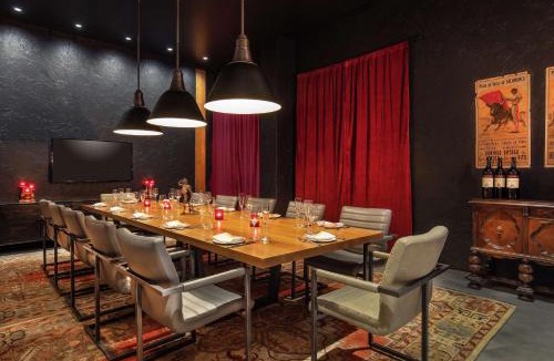 Woburn Hotel | Hilton Boston Woburn