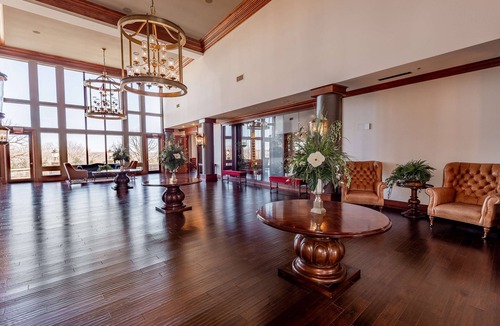 Downtown Branson Hotel | Hilton Branson Convention Center