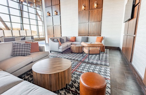 Downtown Branson Hotel | Hilton Branson Convention Center