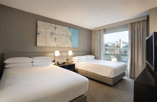 Near North Side Hotel | Hilton Chicago/Magnificent Mile Suites