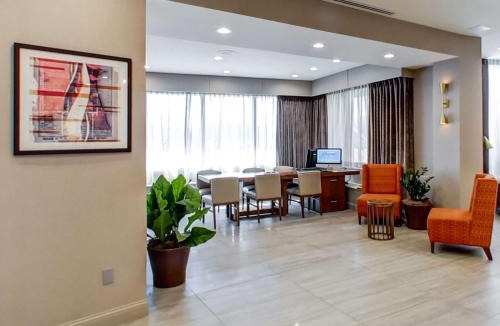 Oak Lawn Hotel | Hilton Chicago/Oak Lawn