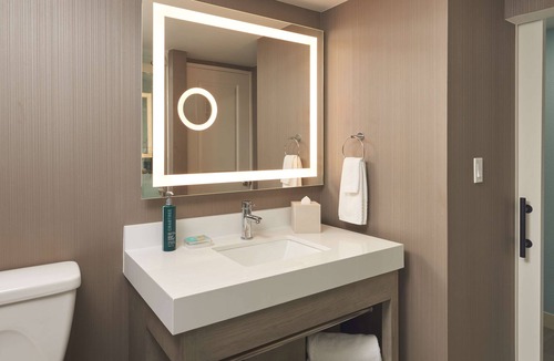 Cocoa Beach Hotel | Hilton Cocoa Beach Oceanfront