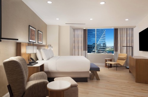 Plano Hotel | Hilton Dallas/Plano Granite Park