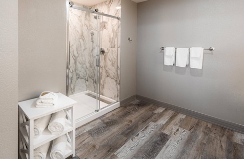 Rockwall Resort | Hilton Dallas/Rockwall Lakefront