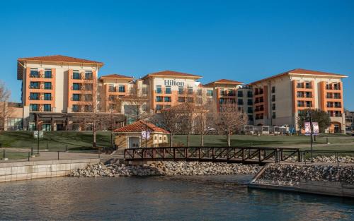 Rockwall Resort | Hilton Dallas/Rockwall Lakefront Hotel