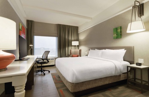 East Village Hotel | Hilton Garden Inn Calgary Downtown