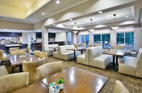 Greenbrier East Hotel | Hilton Garden Inn Chesapeake Greenbrier