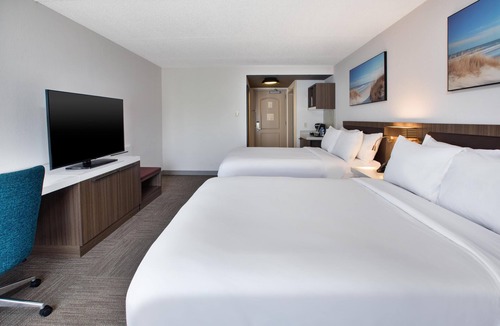 Greenbrier East Hotel | Hilton Garden Inn Chesapeake/Greenbrier