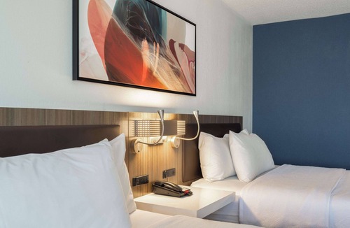 Oakbrook Terrace Hotel | Hilton Garden Inn Chicago/Oak Brook
