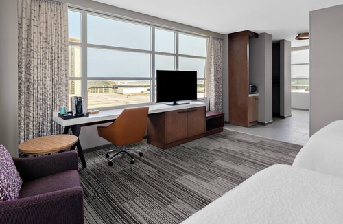 Near South Side Hotel | Hilton Garden Inn Chicago McCormick Place