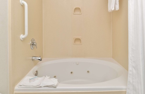 Addison Hotel | Hilton Garden Inn Dallas/Addison