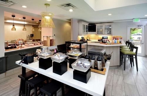 Greensboro Hotel | Hilton Garden Inn Greensboro