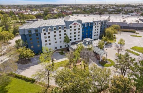 Deco Hotel | Hilton Garden Inn Houston Northwest