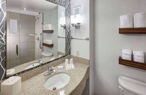 Lake Forest Hotel | Hilton Garden Inn Lake Forest Mettawa