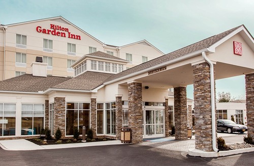 St. Matthews Hotel | Hilton Garden Inn Louisville Mall of St. Matthews