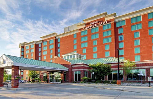 Ottawa Division Hotel | Hilton Garden Inn Ottawa Airport