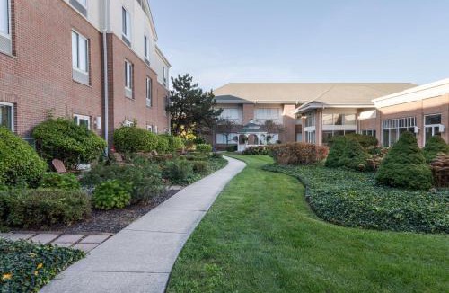St. Charles Hotel | Hilton Garden Inn Saint Charles