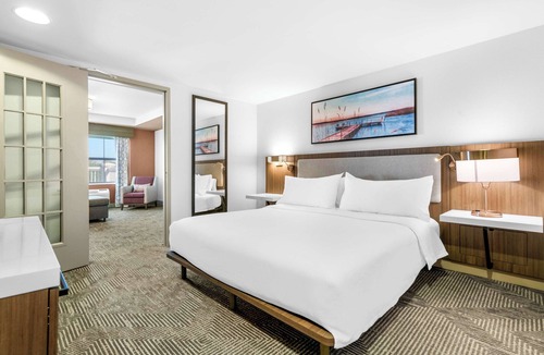 Suffolk Hotel | Hilton Garden Inn Suffolk Riverfront