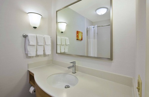 Greenwich Hotel | Hilton Garden Inn Wichita