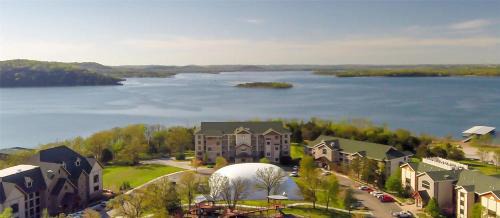 Big Cedars Hotel | Hilton Grand Vacation Club Paradise Point Hollister