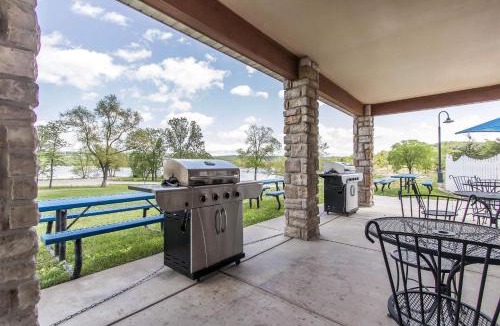 Big Cedars Hotel | Hilton Grand Vacation Club Paradise Point Hollister