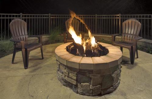 Big Cedars Hotel | Hilton Grand Vacation Club Paradise Point Hollister