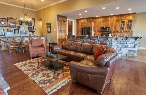 Ridgedale Hotel | Hilton Grand Vacations Club Long Creek Ridgedale