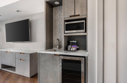 Streeterville Hotel | Hilton Grand Vacations Club Chicago Magnificent Mile