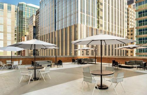 Streeterville Hotel | Hilton Grand Vacations Club Chicago Magnificent Mile